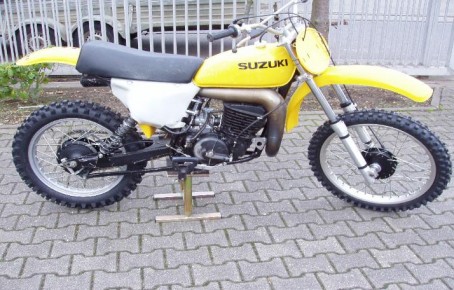 1975 Suzuki RN400