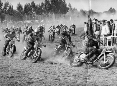 Torsten leading the Motocross Des Nations held in France in 1966